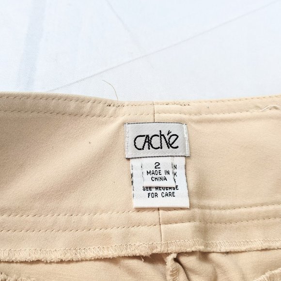 Cache Y2K Cream Oversize Button Adorned Capris - Picture 4 of 11